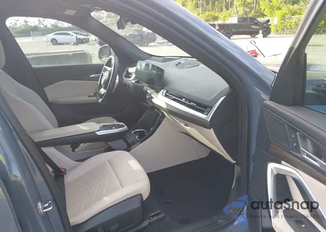 2024 BMW X1 xDrive28I z USA, uszkodzony, nr VIN WBX73EF04R5Z92995